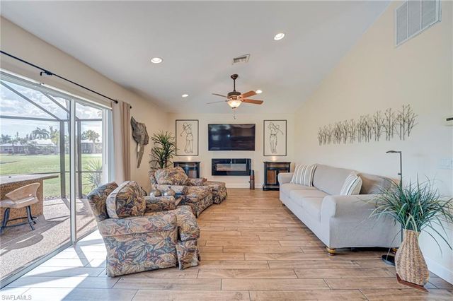 11845 Lady Anne CIR, Cape Coral, FL 33991