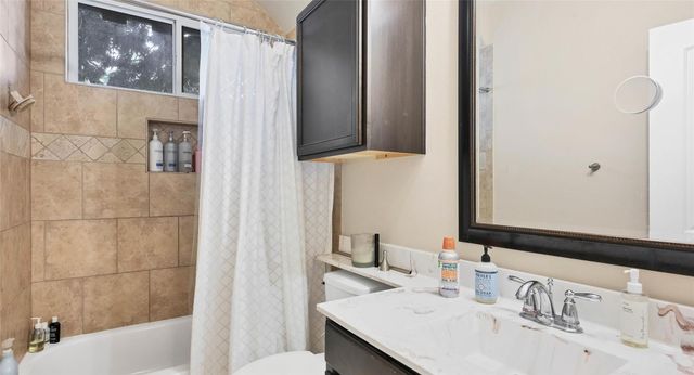 507 W North Loop BLVD B, Austin, TX 78751