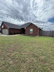 11202 NE Jere Layne, Elgin, OK 73538
