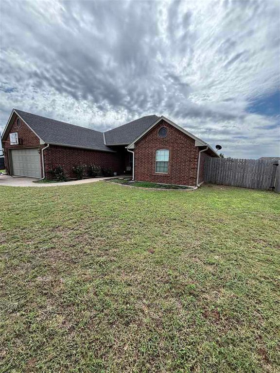 11202 NE Jere Layne, Elgin, OK 73538