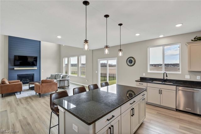 36662 W Shore Pky, North Ridgeville, OH 44039