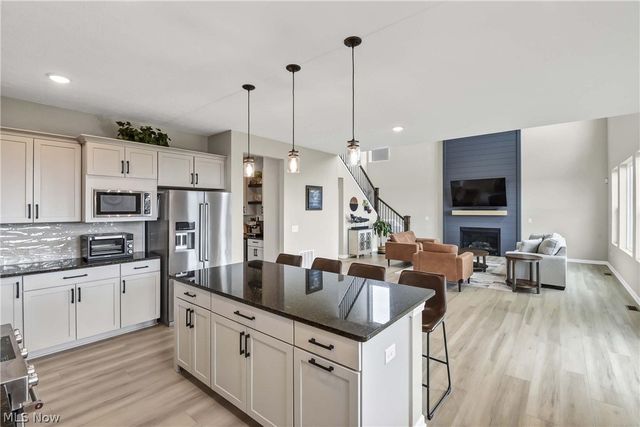 36662 W Shore Pky, North Ridgeville, OH 44039