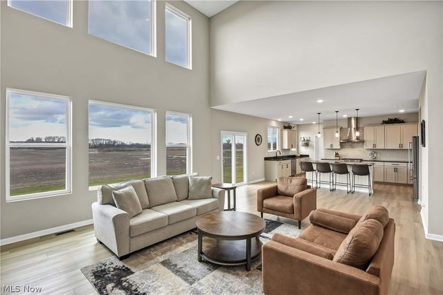 36662 W Shore Pky, North Ridgeville, OH 44039