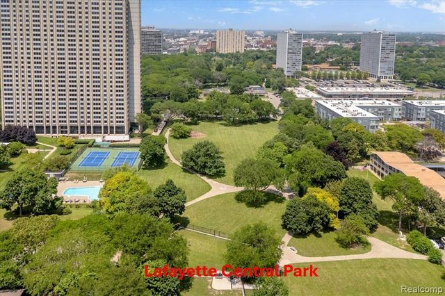1243 Navarre Place, Detroit, MI 48207