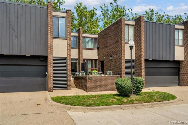 1243 Navarre Place, Detroit, MI 48207