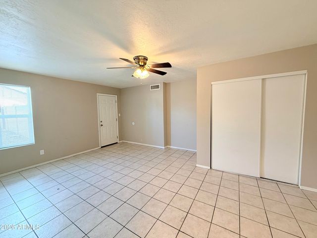 2913 W WOODRIDGE Drive, Phoenix, AZ 85053