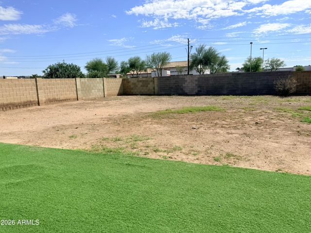 2913 W WOODRIDGE Drive, Phoenix, AZ 85053