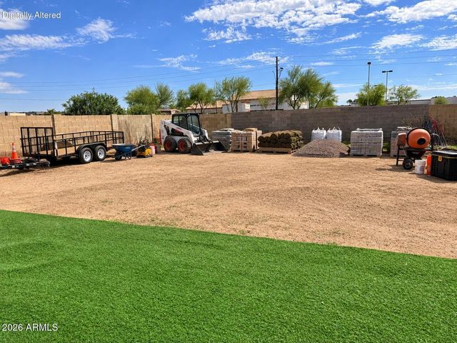 2913 W WOODRIDGE Drive, Phoenix, AZ 85053