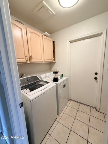 2913 W WOODRIDGE Drive, Phoenix, AZ 85053