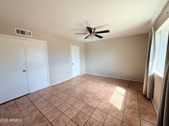2913 W WOODRIDGE Drive, Phoenix, AZ 85053