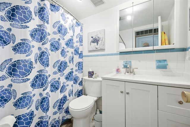 52 NE 204th St 6, Miami Gardens, FL 33179