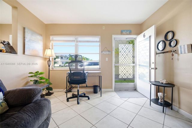 52 NE 204th St 6, Miami Gardens, FL 33179