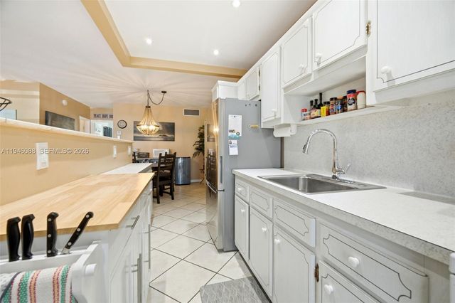 52 NE 204th St 6, Miami Gardens, FL 33179