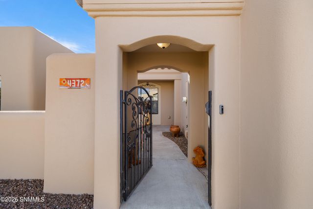 4372 Isleta Court, Las Cruces, NM 88011