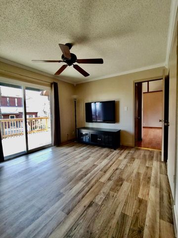 926 Wildwood Garden Dr, Knoxville, TN 37920