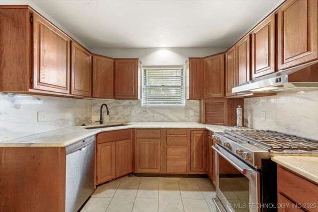 5818 S Wheeling Avenue, Tulsa, OK 74105