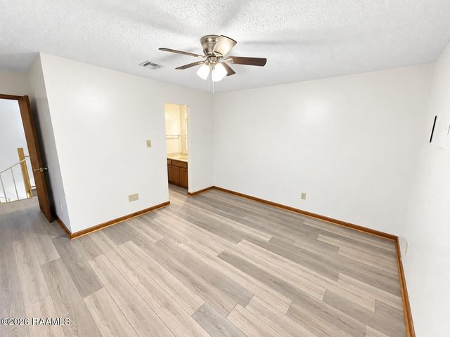 111 Shekel Drive B, Lafayette, LA 70508