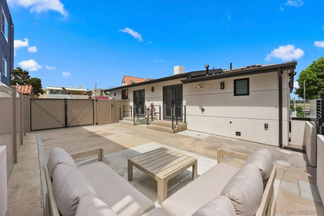 838 Portsmouth Court, San Diego, CA 92109