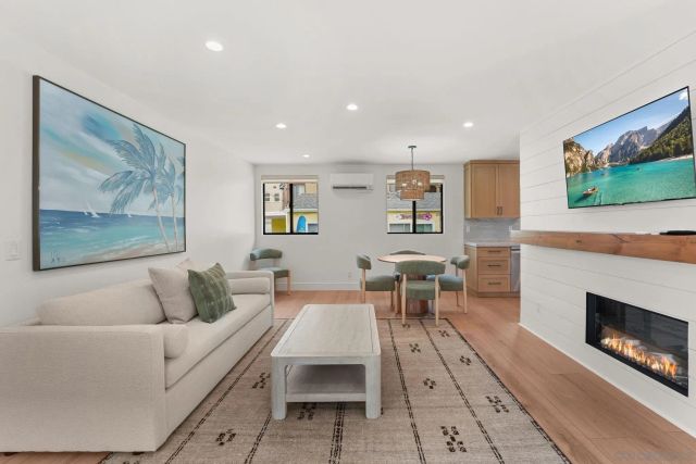 838 Portsmouth Court, San Diego, CA 92109