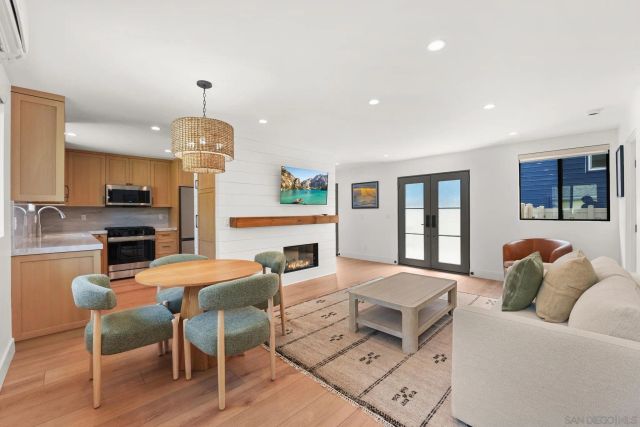 838 Portsmouth Court, San Diego, CA 92109