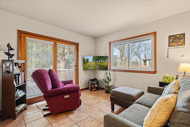 15540 W Glendale DRIVE, New Berlin, WI 53151