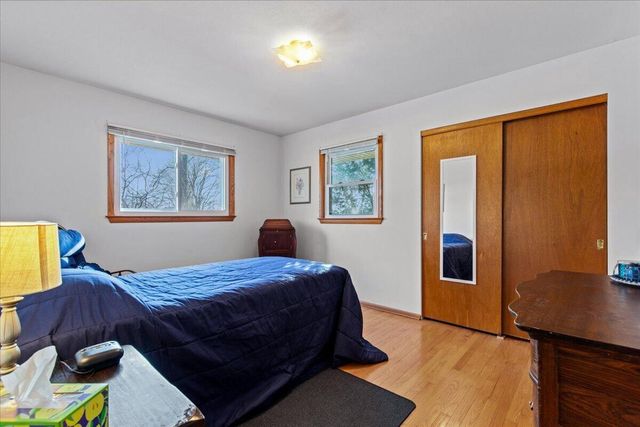 15540 W Glendale DRIVE, New Berlin, WI 53151