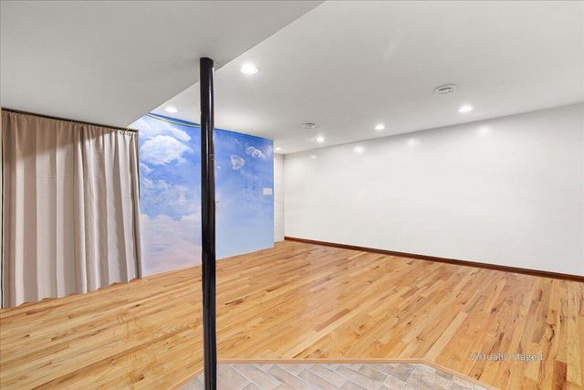 15540 W Glendale DRIVE, New Berlin, WI 53151