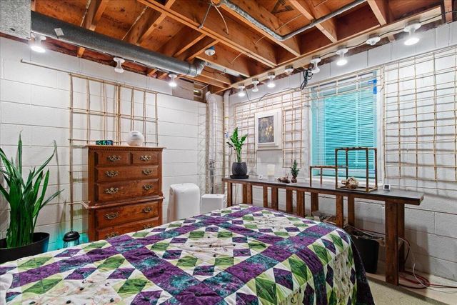 15540 W Glendale DRIVE, New Berlin, WI 53151