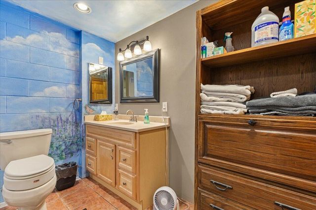 15540 W Glendale DRIVE, New Berlin, WI 53151