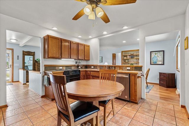 15540 W Glendale DRIVE, New Berlin, WI 53151