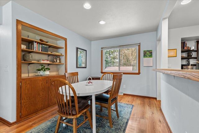 15540 W Glendale DRIVE, New Berlin, WI 53151