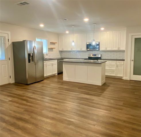 100 S Bois D, Dodd City, TX 75438