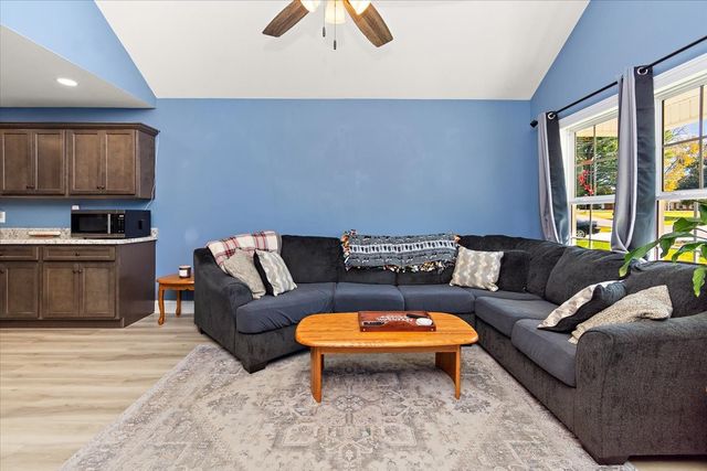 323 Rolling Rd, Shelbyville, TN 37160