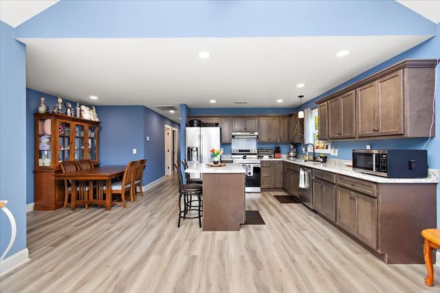 323 Rolling Rd, Shelbyville, TN 37160