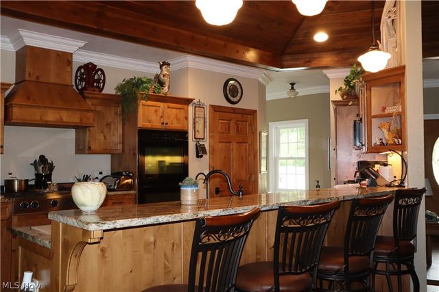 7509 Girdle Road, West Farmington, OH 44491