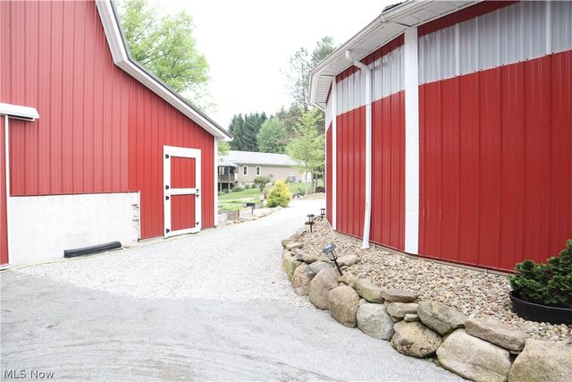 7509 Girdle Road, West Farmington, OH 44491