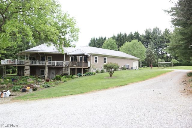 7509 Girdle Road, West Farmington, OH 44491