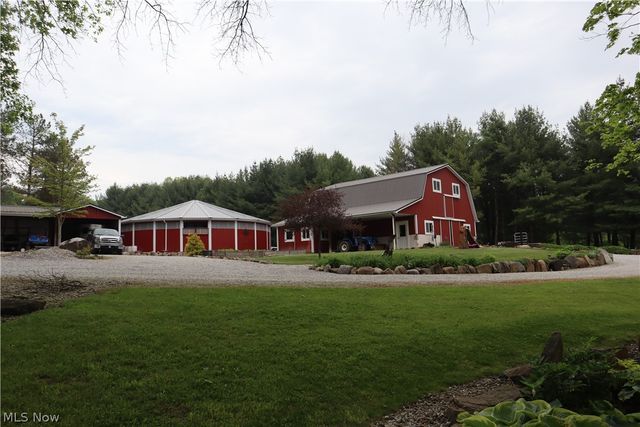 7509 Girdle Road, West Farmington, OH 44491