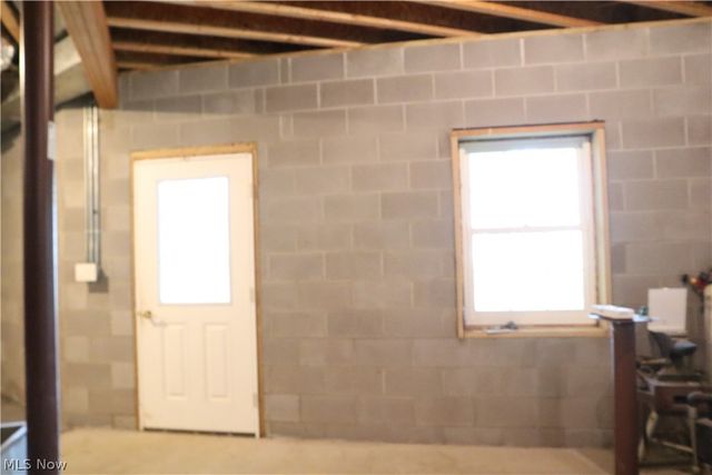 7509 Girdle Road, West Farmington, OH 44491