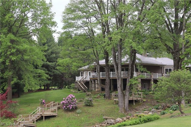 7509 Girdle Road, West Farmington, OH 44491
