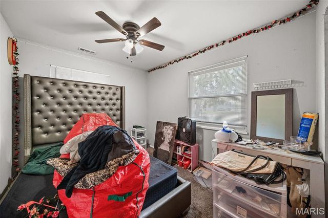 573 Coach Light Lane, Hazelwood, MO 63042