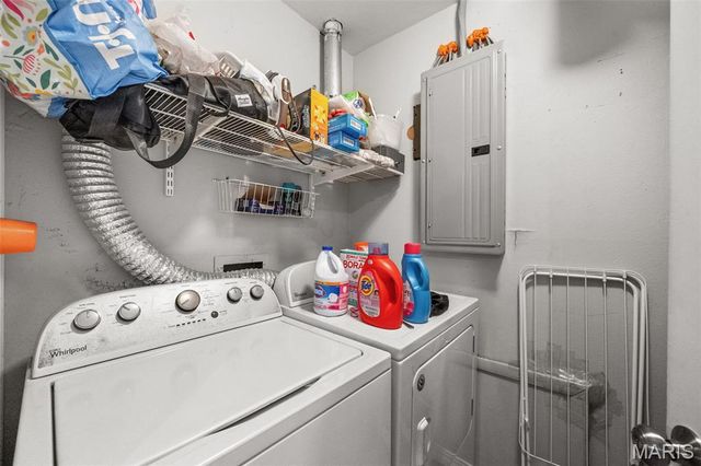 573 Coach Light Lane, Hazelwood, MO 63042