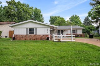 573 Coach Light Lane, Hazelwood, MO 63042