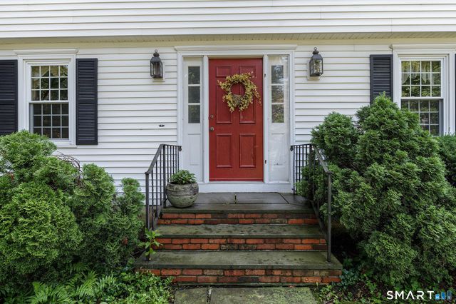 7 Milestone Lane, Madison, CT 06443