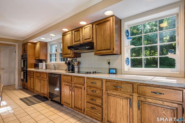 7 Milestone Lane, Madison, CT 06443