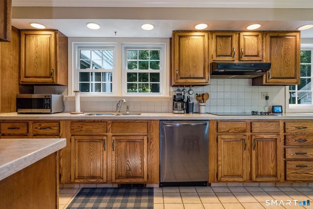 7 Milestone Lane, Madison, CT 06443