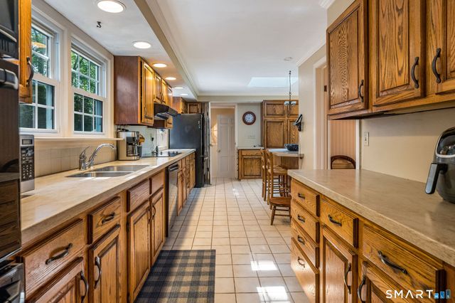 7 Milestone Lane, Madison, CT 06443