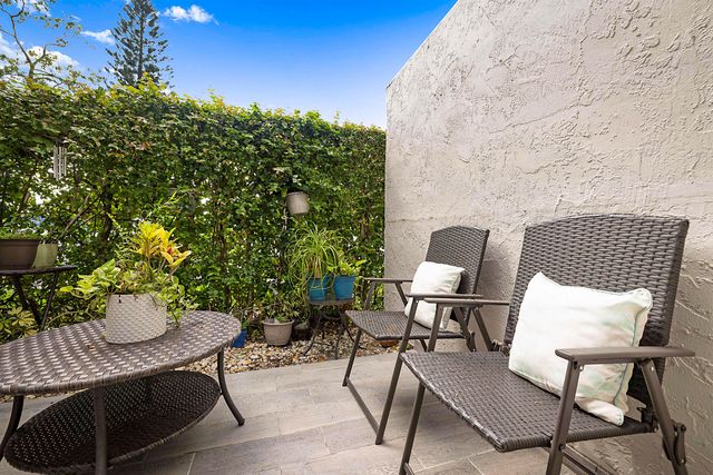 21365 CYPRESS HAMMOCK Drive 20K, Boca Raton, FL 33428