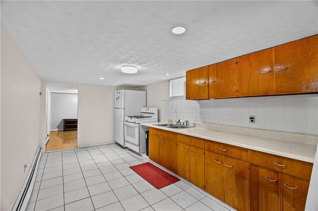 220 Bay View Avenue, Cranston, RI 02905