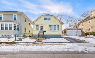 220 Bay View Avenue, Cranston, RI 02905